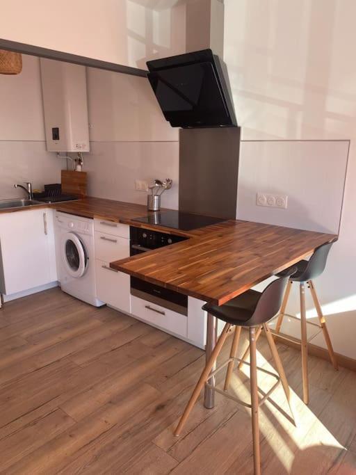 Studio Moderne Et Cosy Avec Balcon Et Parking Apartment Périgueux Exterior foto